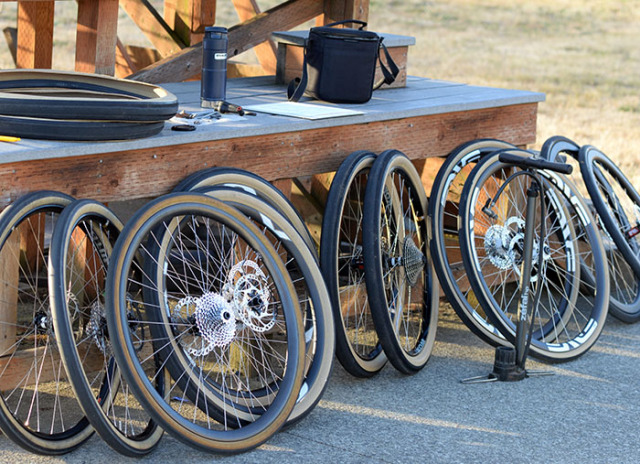 700 cm bike wheels